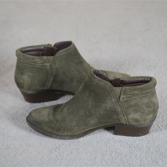 White Mountain Women's Suede Delaney Block Heel Booties 9.5M Western Classic - Picture 4 of 10